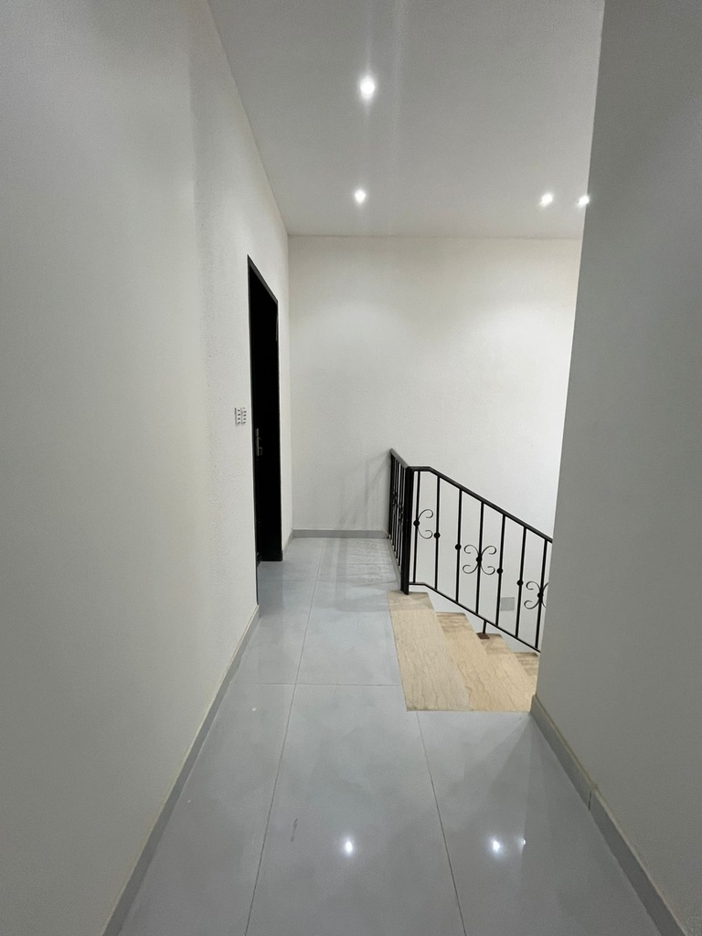 Villa for sale in Al Janadriyah — 300 m² — Image 2