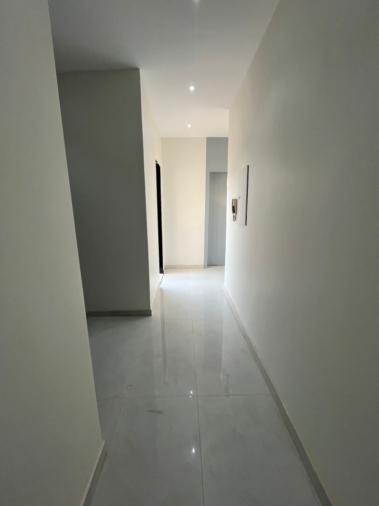 Villa for sale in Al Janadriyah — 300 m² — Image 4