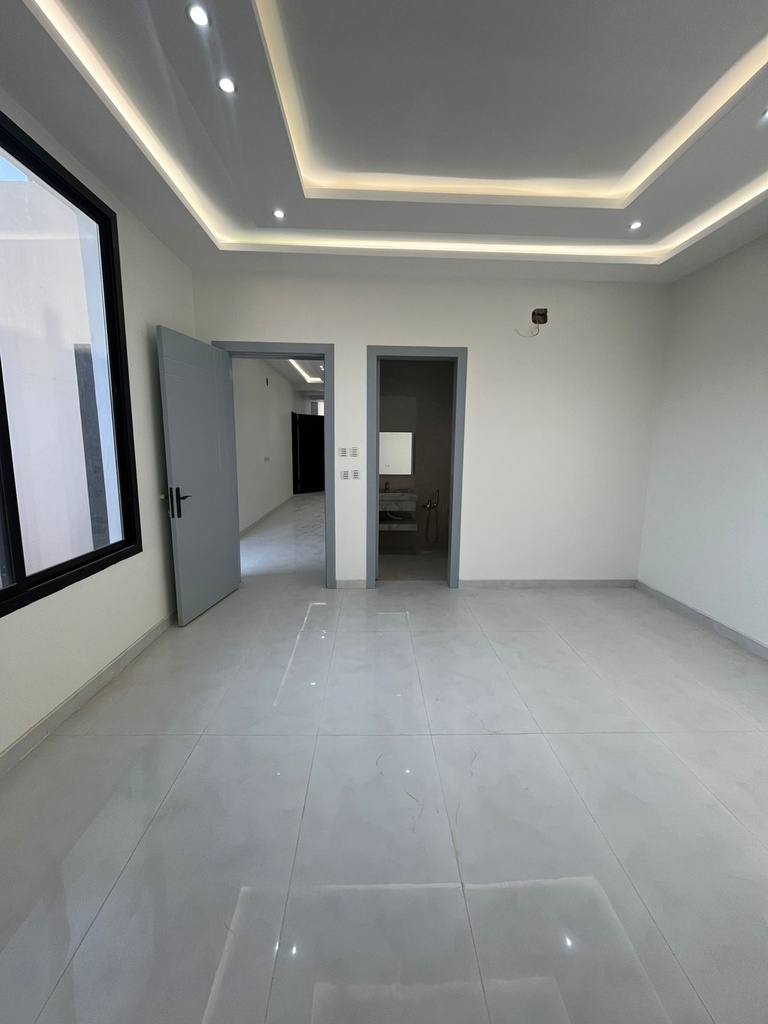 Villa for sale in Al Janadriyah — 300 m² — Image 7