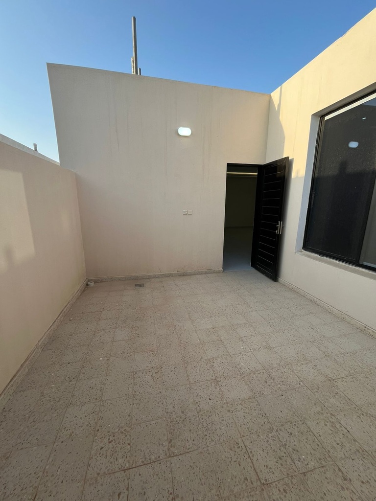 Villa for sale in Al Janadriyah — 300 m² — Image 11