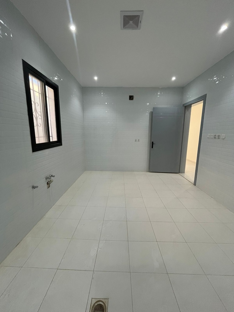 Villa for sale in Al Janadriyah — 300 m² — Image 14