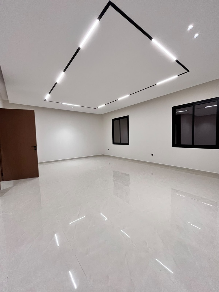 Residential Floor for sale in Al Suwaidi — 300 m² — Image 12