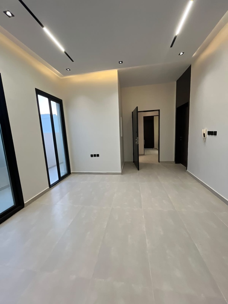 Residential Floor for sale in Al Janadriyah — 300 m² — Image 5