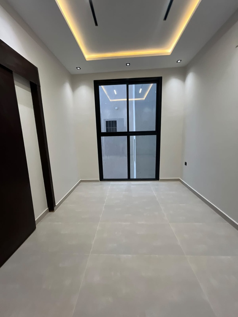 Residential Floor for sale in Al Janadriyah — 300 m² — Image 6