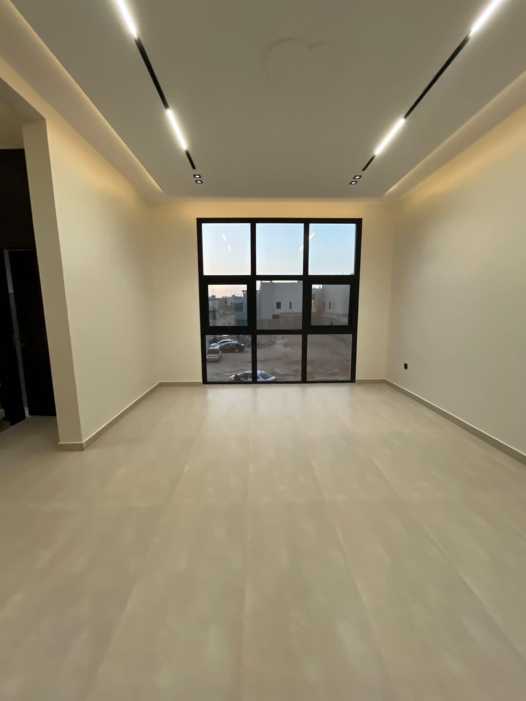 Residential Floor for sale in Al Janadriyah — 300 m² — Image 7