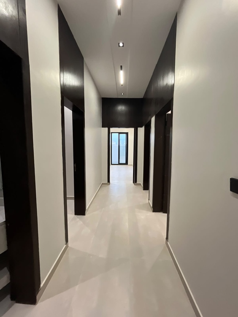 Residential Floor for sale in Al Janadriyah — 300 m² — Image 8