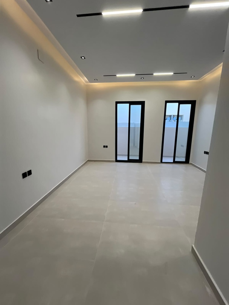 Residential Floor for sale in Al Janadriyah — 300 m² — Image 10