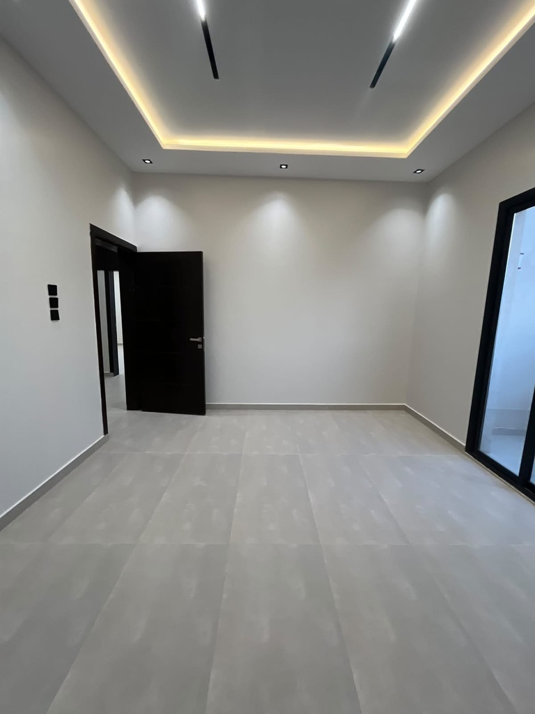 Residential Floor for sale in Al Janadriyah — 300 m² — Image 12