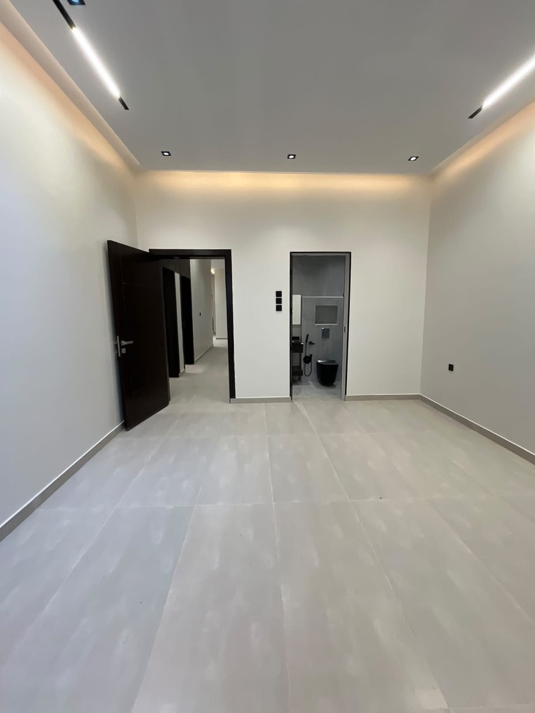 Residential Floor for sale in Al Janadriyah — 300 m² — Image 16