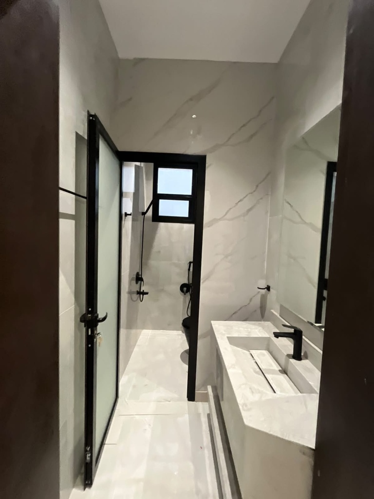Residential Floor for sale in Al Janadriyah — 300 m² — Image 17