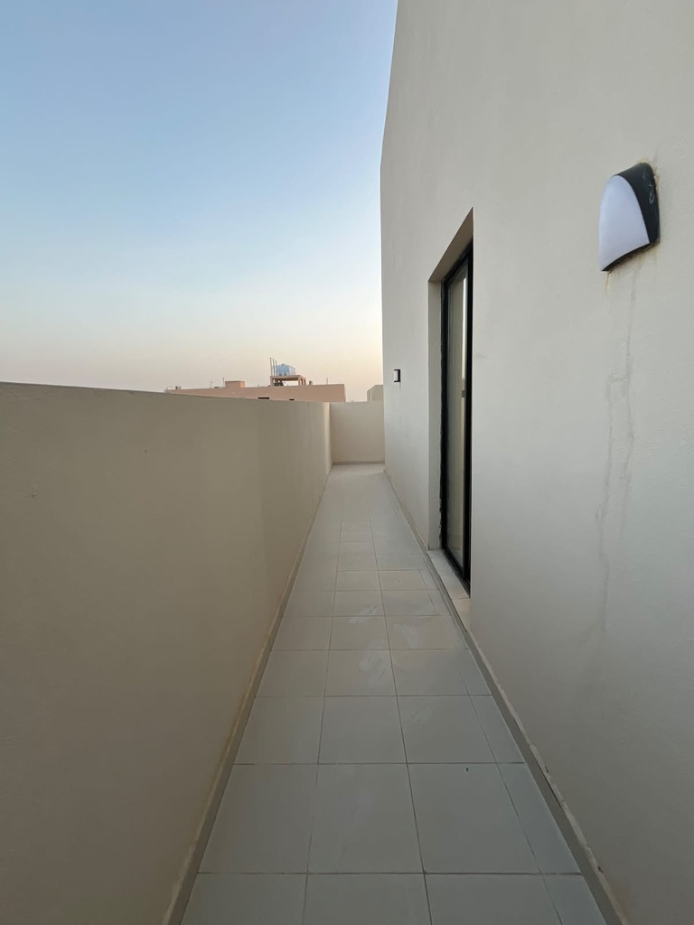 Residential Floor for sale in Al Janadriyah — 300 m² — Image 18
